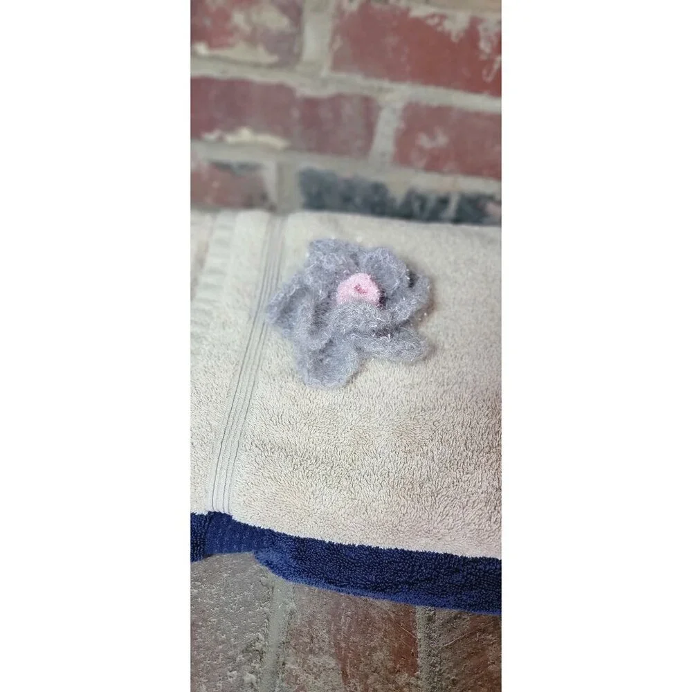 Gray and Pink Flower Scrubby